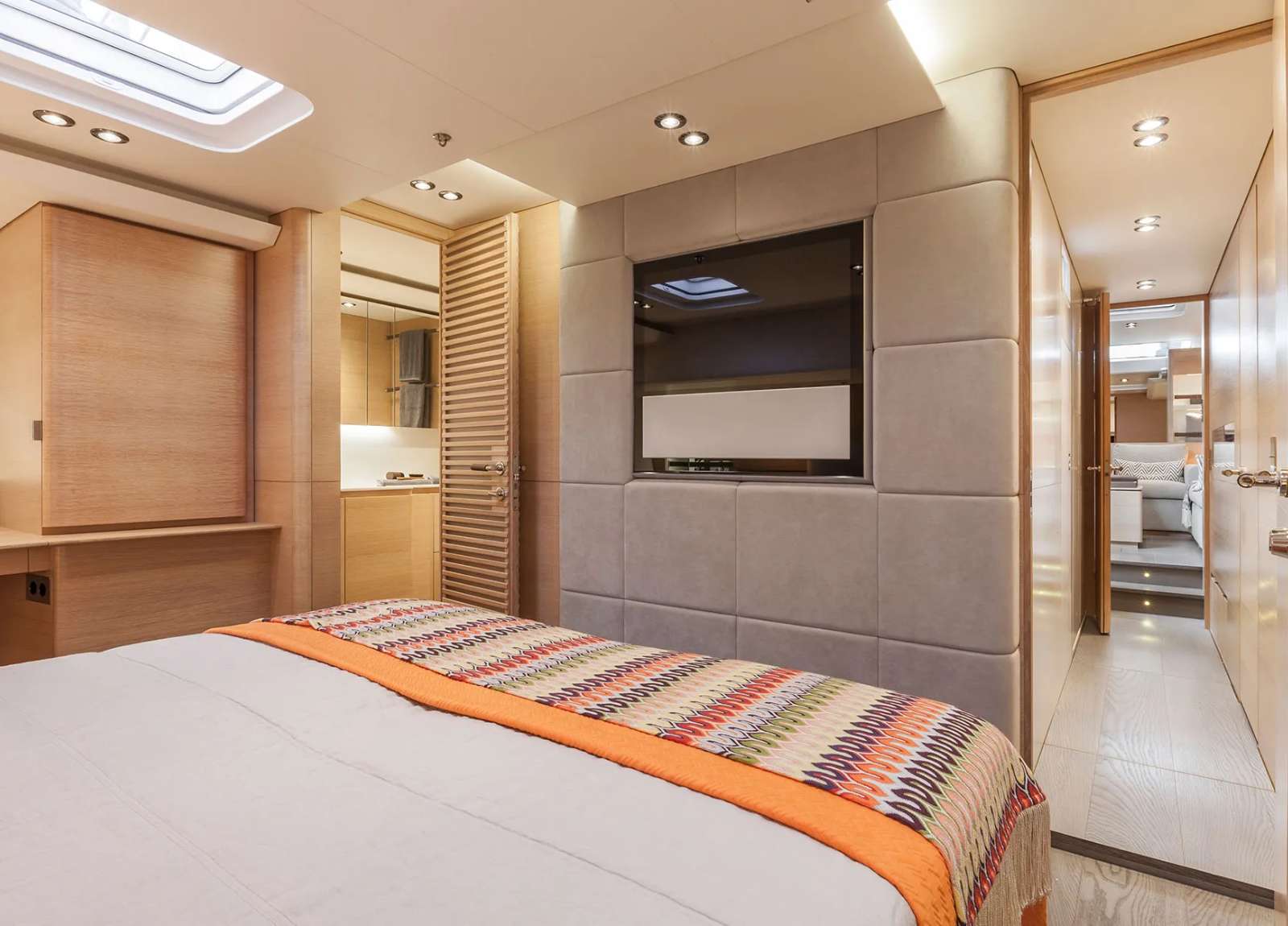 cabin-luxury-yacht-nautors-swan-82-my1