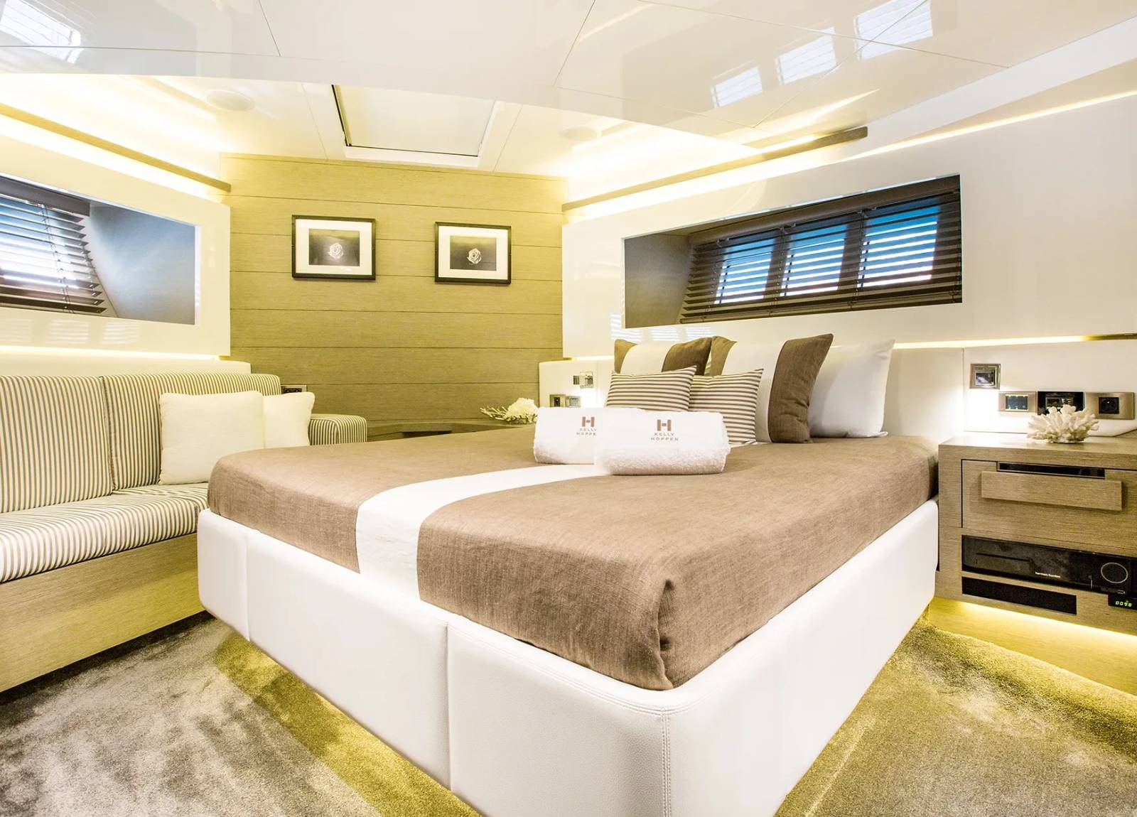 cabin-luxury-yacht-pearl-tomi-western-mediterranean