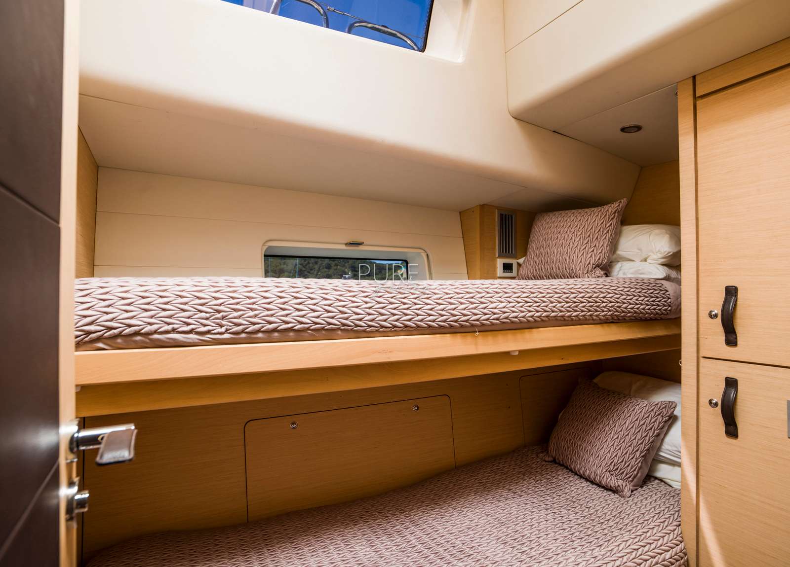 cabin-luxury-yacht-thea-of-southampton