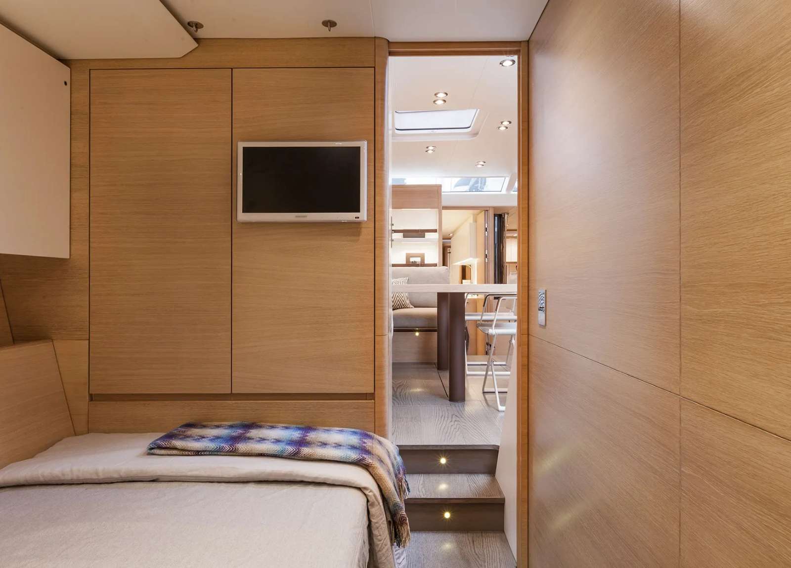 cabin-nautors-swan-82-my1-western-mediterranean