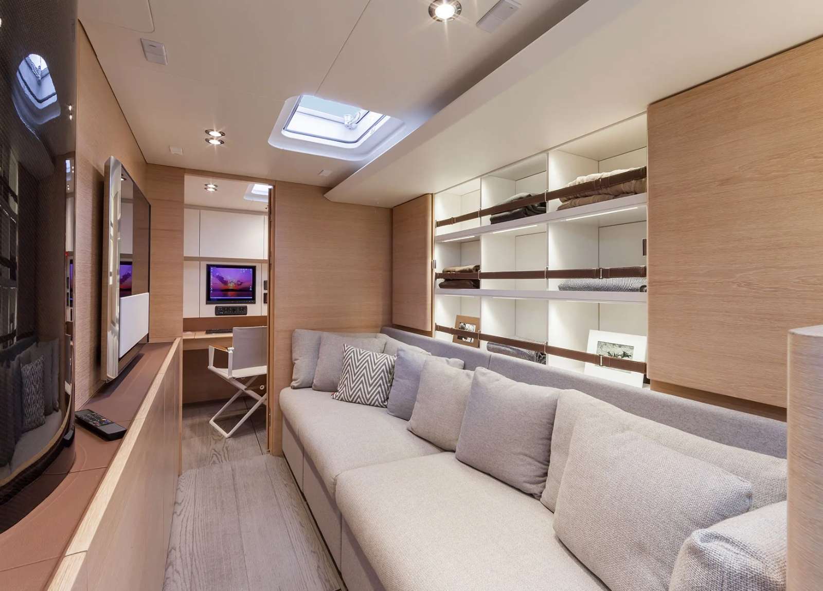 cabin-nautors-swan-82-my1