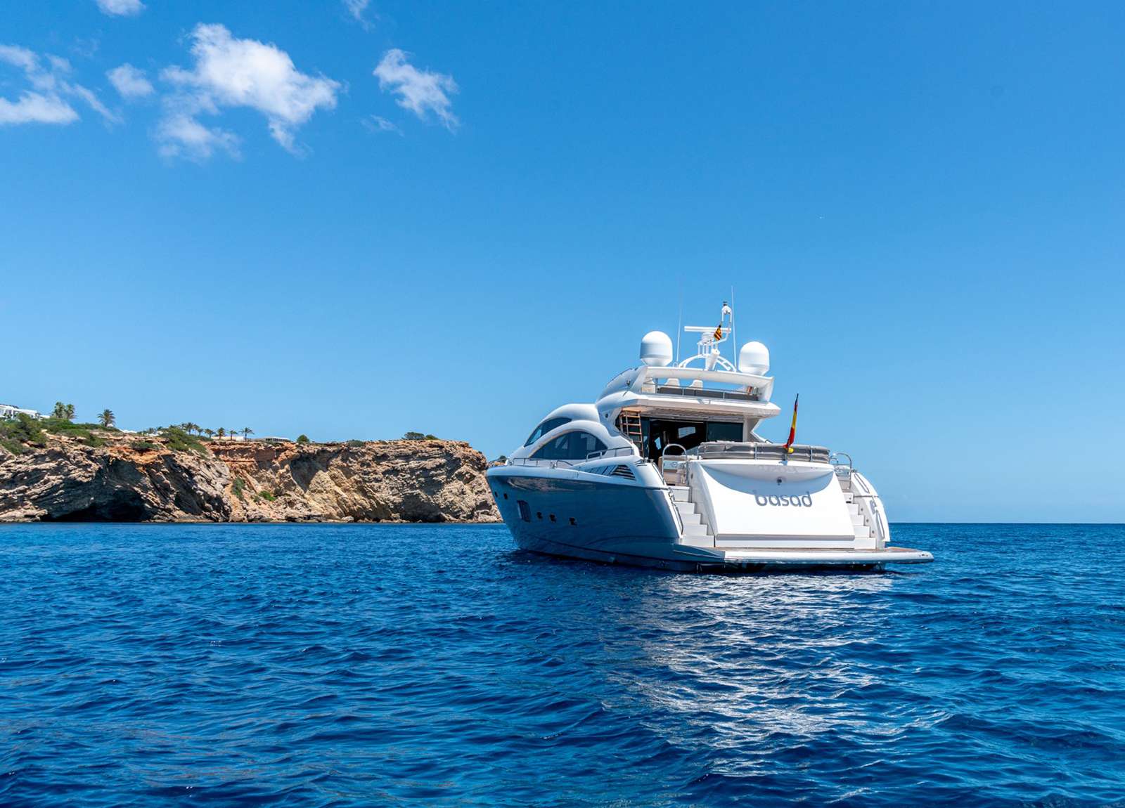 charter-luxury-yacht-sunseeker-predator-84-basad-balearic-islands