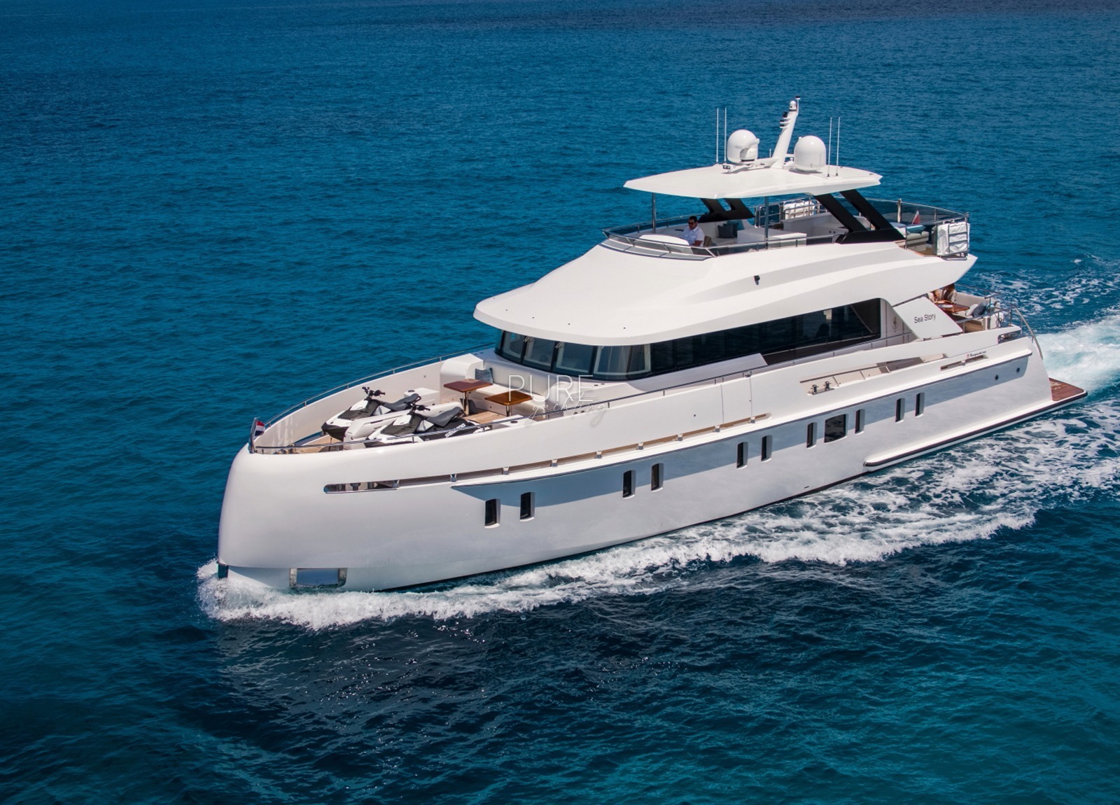 charter-luxury-yacht-vanquish-82-sea-story-balearic-islands