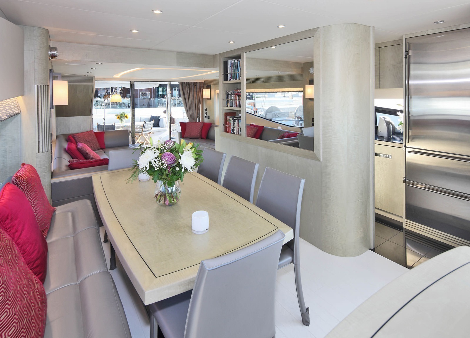 dining-table-luxury-yacht-sunseeker-75-balearic-islands