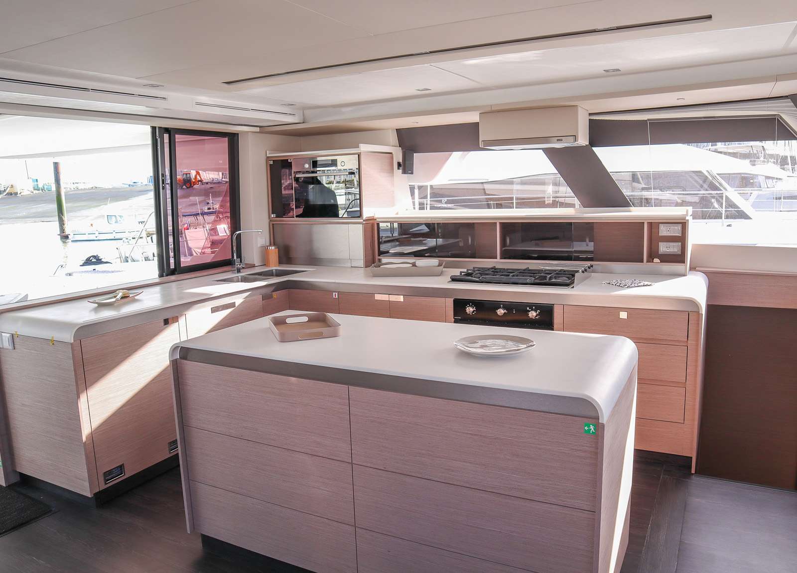 kitchen-luxury-catamaran-fountain-pajot-samana-59-alma-greece