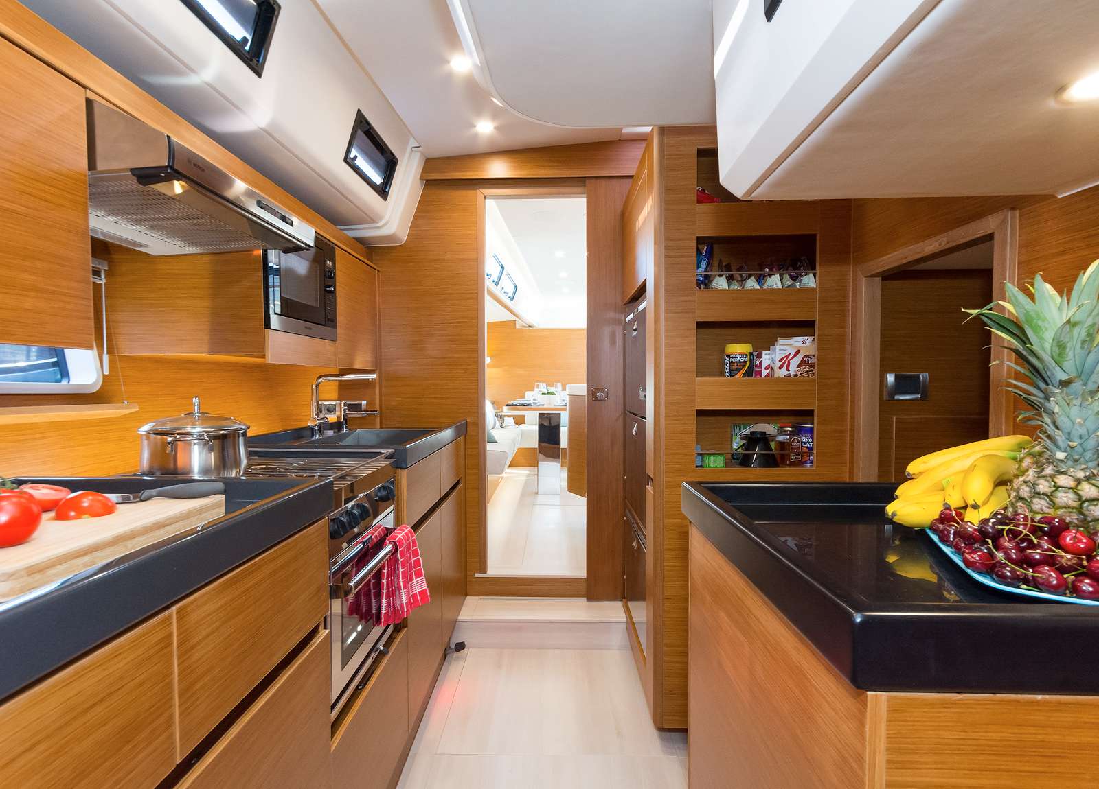 kitchen-luxury-yacht-hanse-675-nadamas