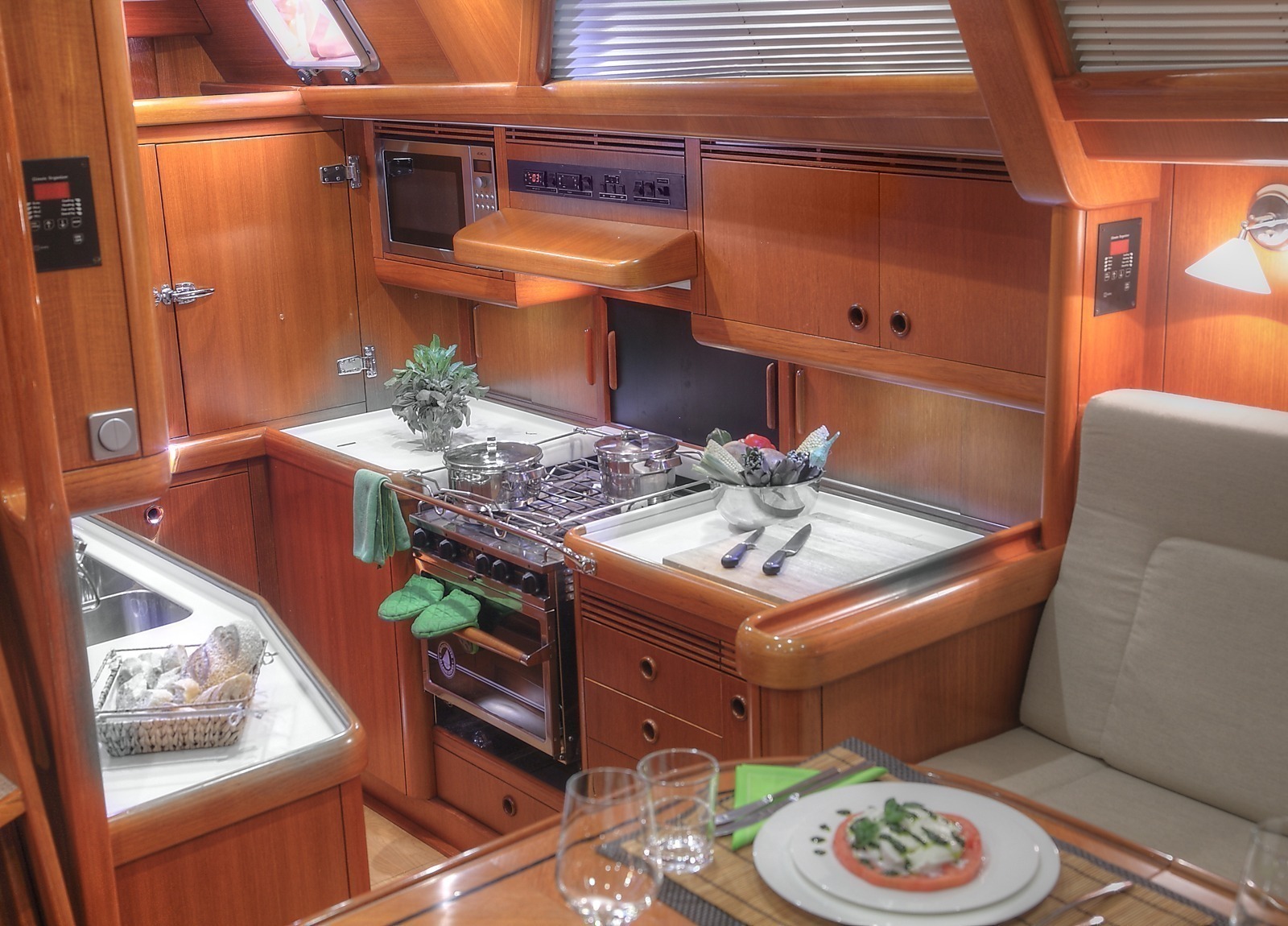 kitchen-luxury-yacht-nautors-swan