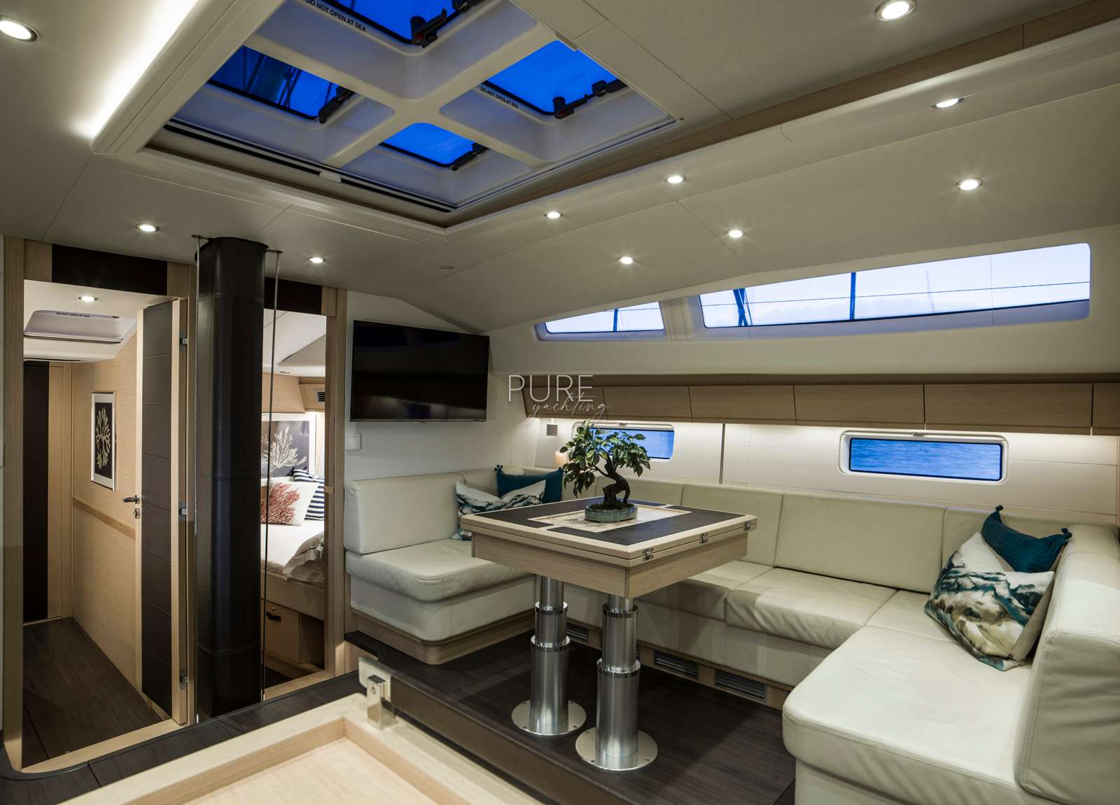 lounge-luxury-yacht-jeanneau-64