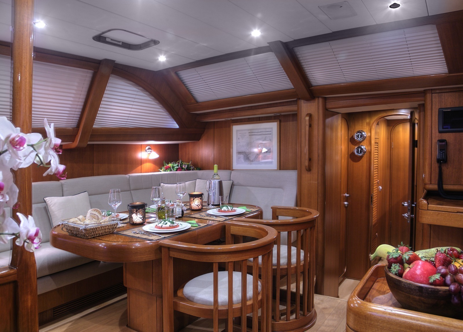 lounge-luxury-yacht-nautors-swan-eastern-mediterranean