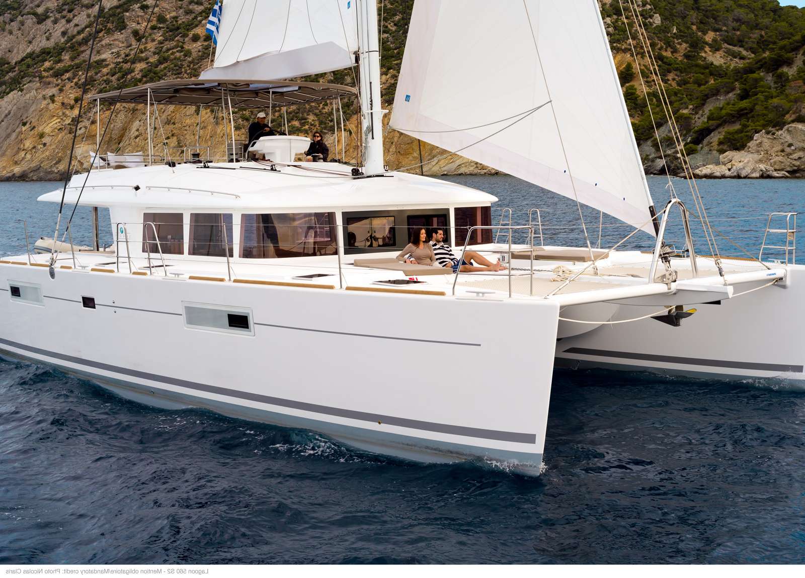 luxury-catamaran-lagoon-560-s2-moya-charter