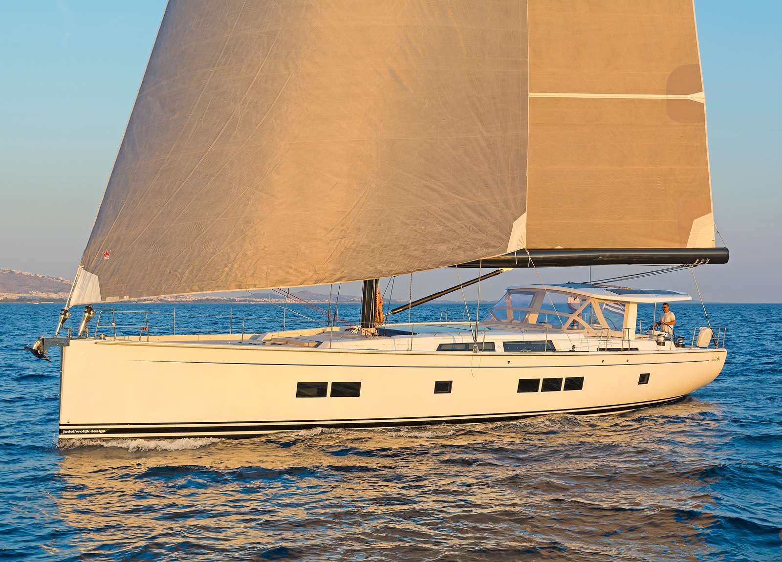 luxury-sailing-yacht-hanse-675-nadamas-greece