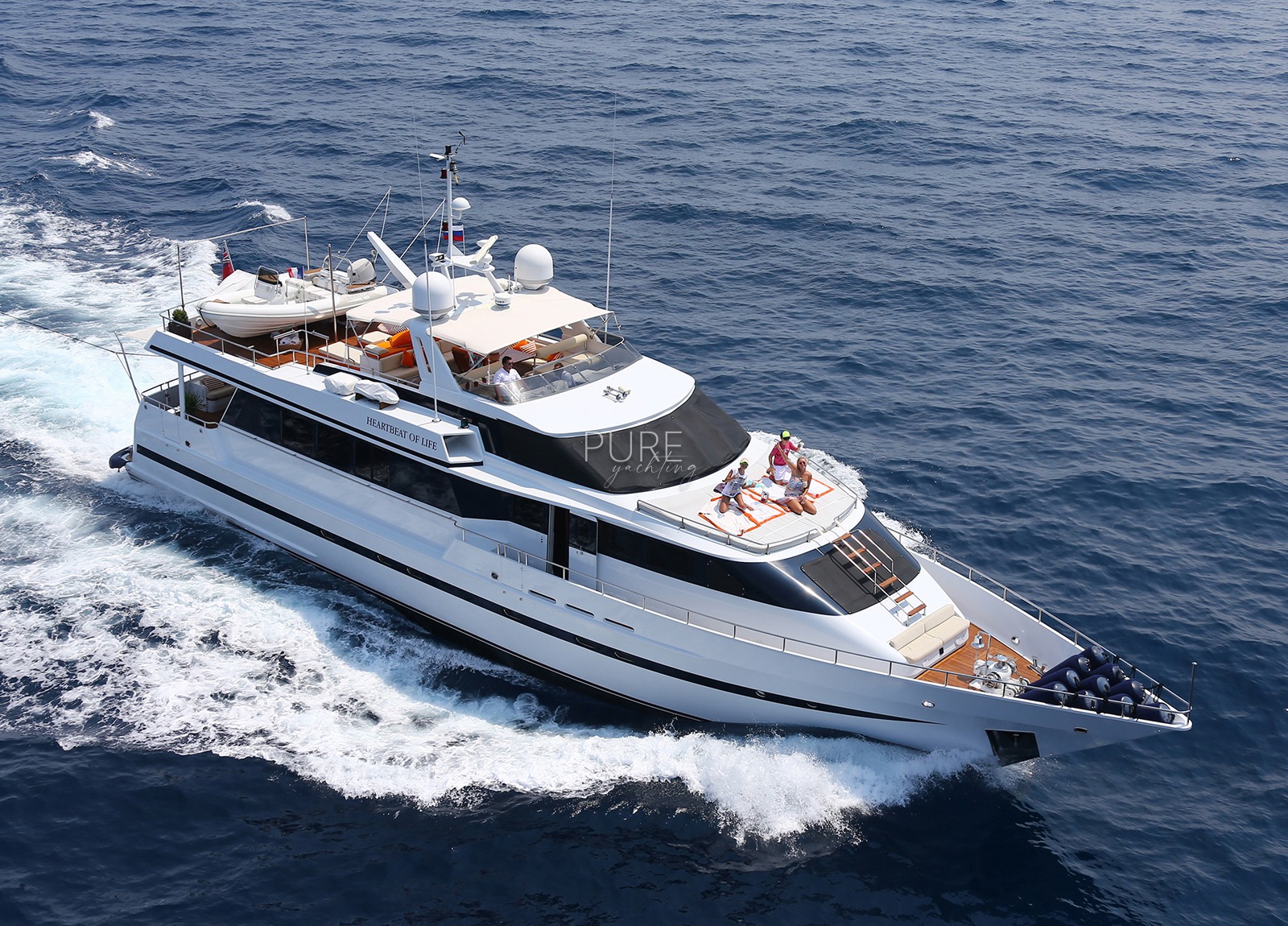 luxury-yacht-heesen-28m-heartbeat-of-life-spain