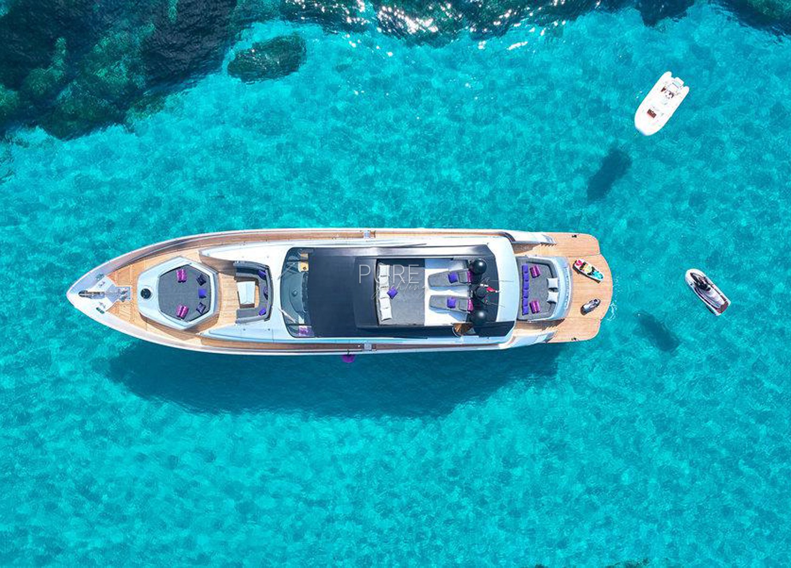 luxury-yacht-pershing-90-shalimar-ii-balearics