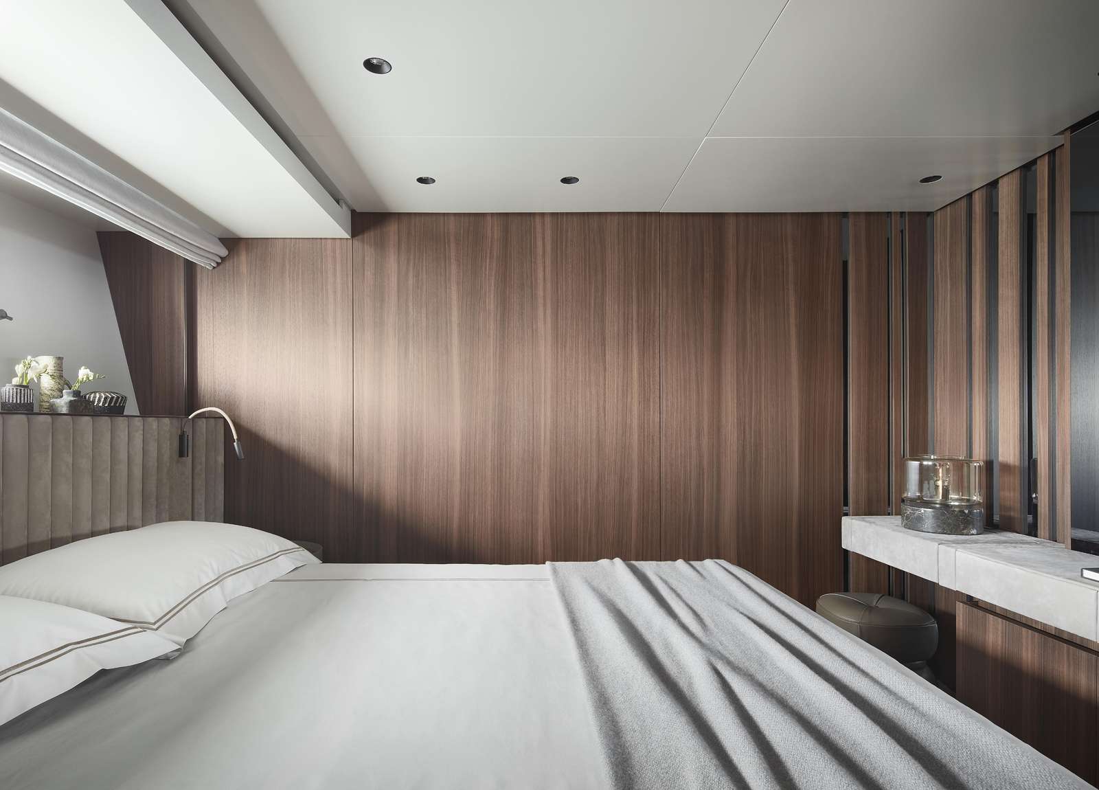 luxury-yacht-sanlorenzo-sl-90-asymmetric-seven-cote-d-azur-cabin