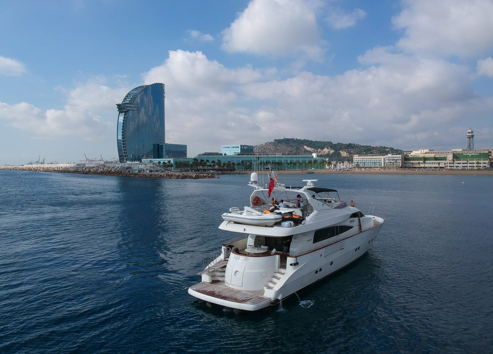 rear-luxury-yacht-mochi-craft-85-leigh-spain
