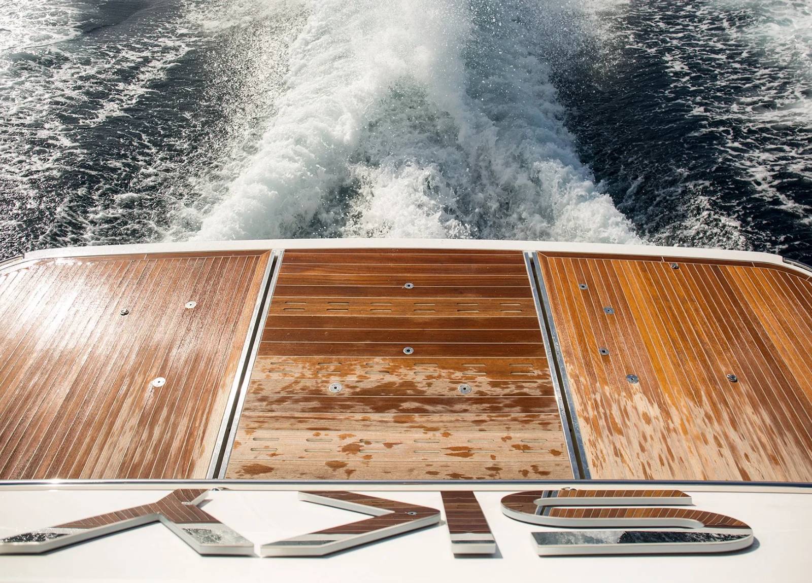 rear-luxury-yacht-pearl-tomi-western-mediterranean