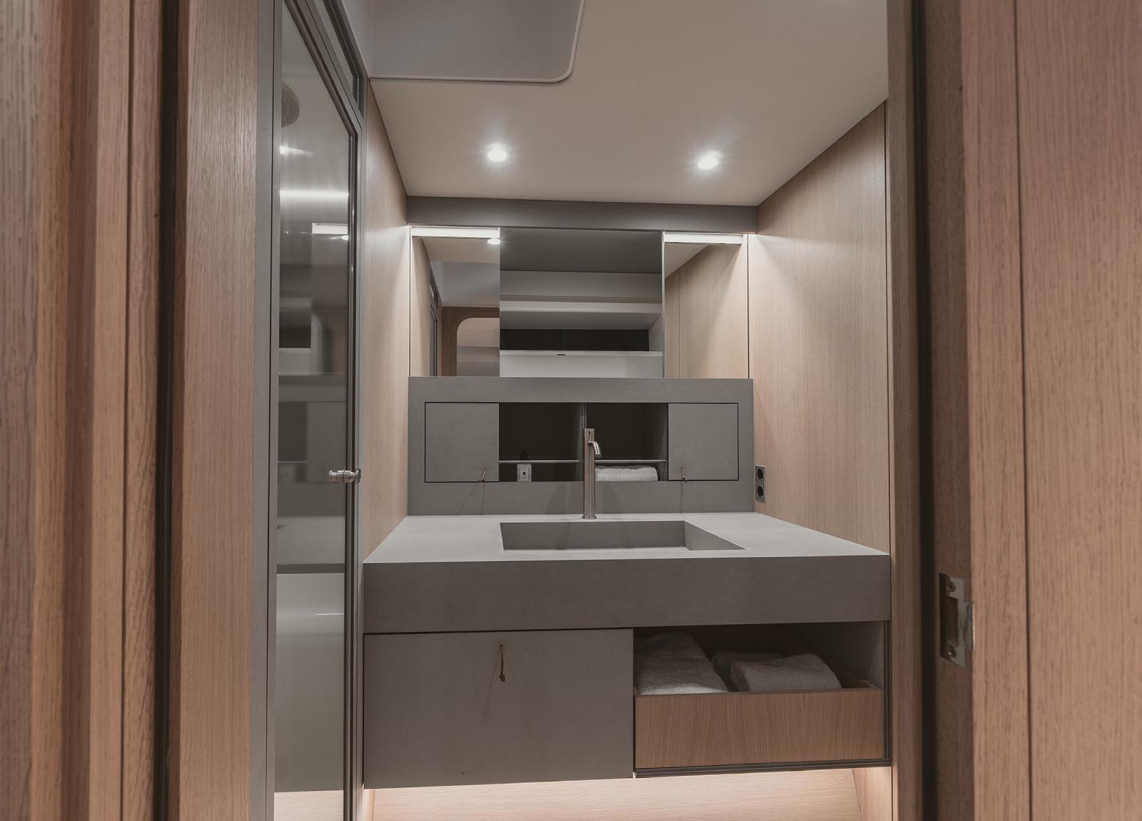 sailing-yacht-nadamas-bathroom