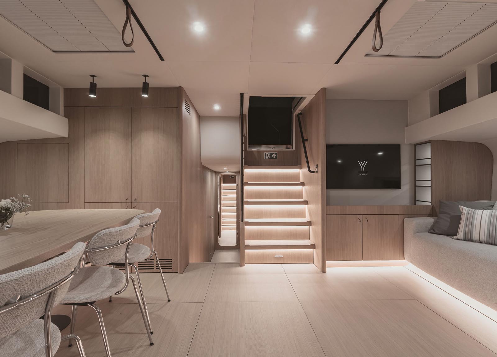 sailing-yacht-nadamas-salon