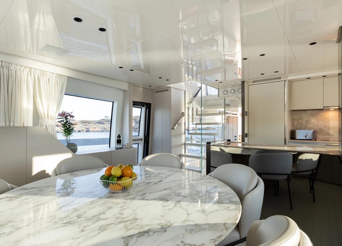 sanlorenzo-sx76-cloud-ix-dining