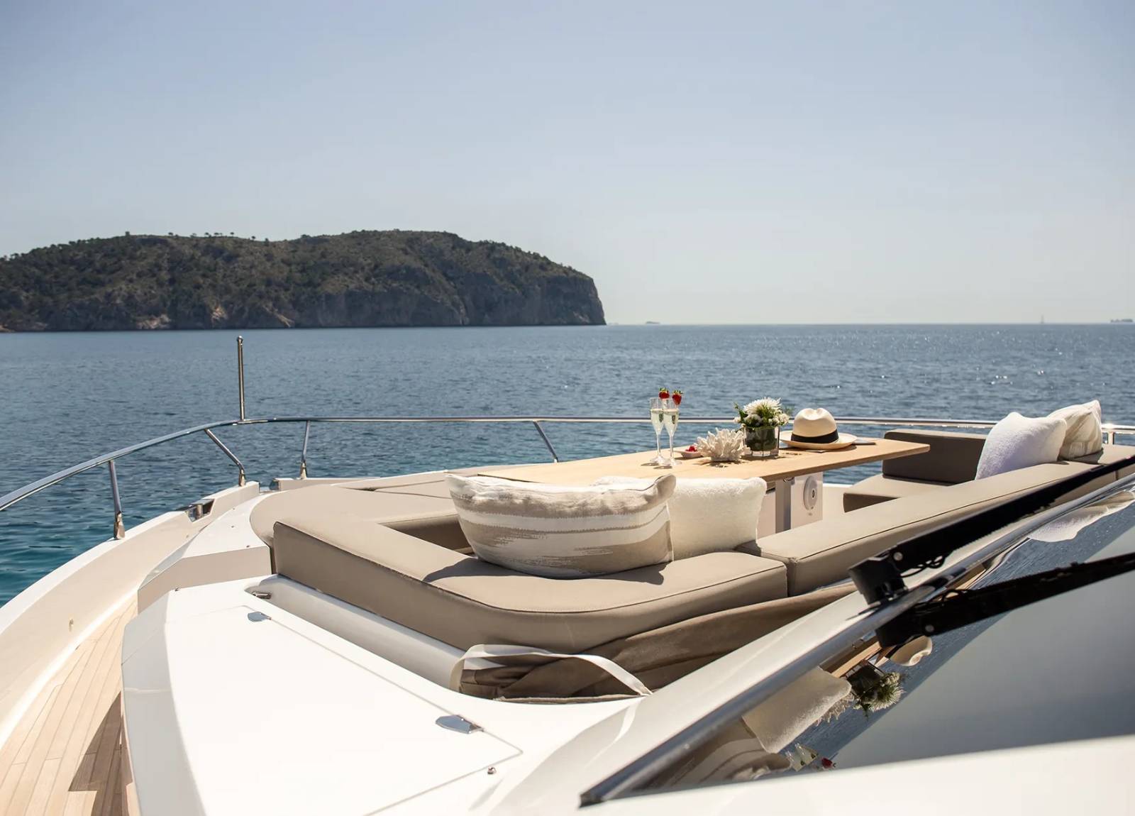 sunbeds-pearl-tomi-western-mediterranean