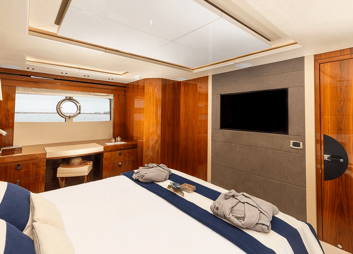 sunseeker-86-stardust-of-mary-suite-1