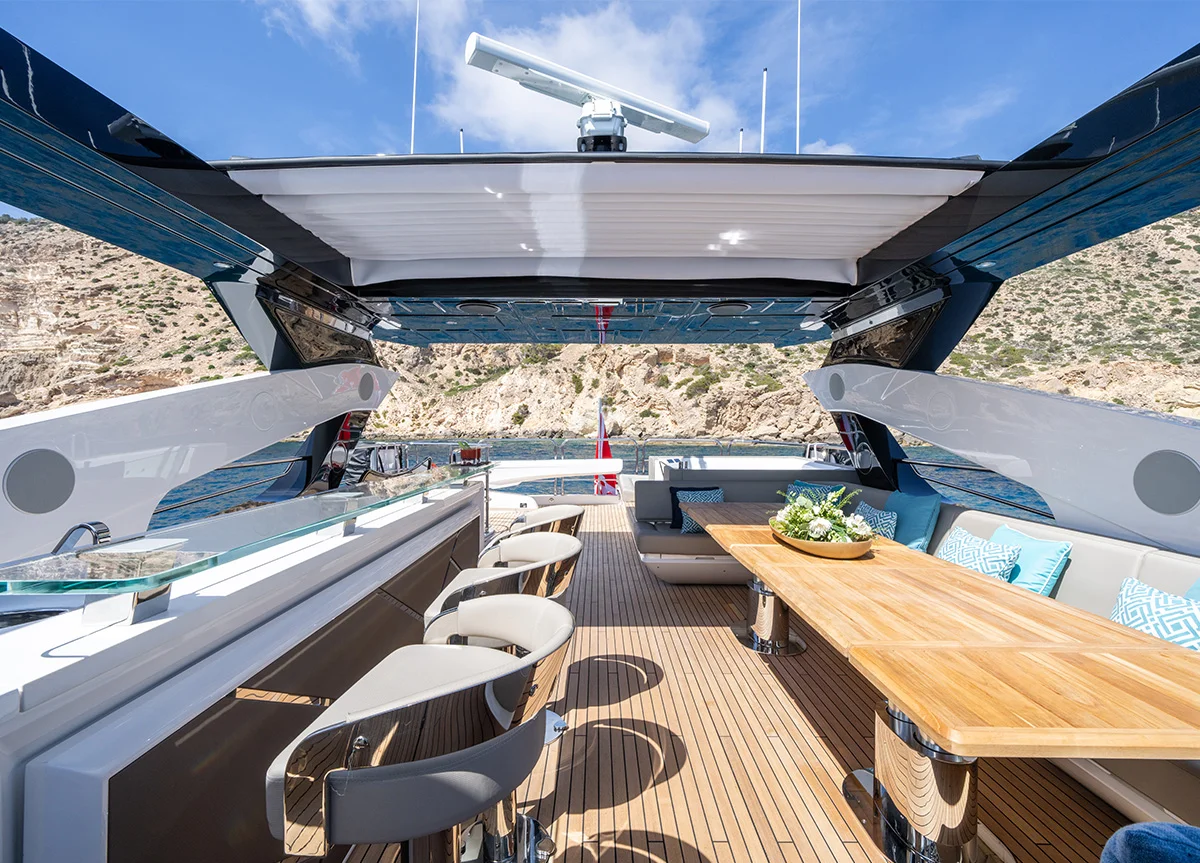 sunseeker-92-blue-infinity-one-fly