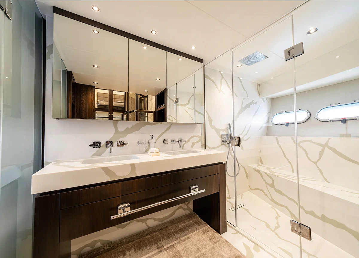 sunseeker-92-blue-infinity-one-master-bath