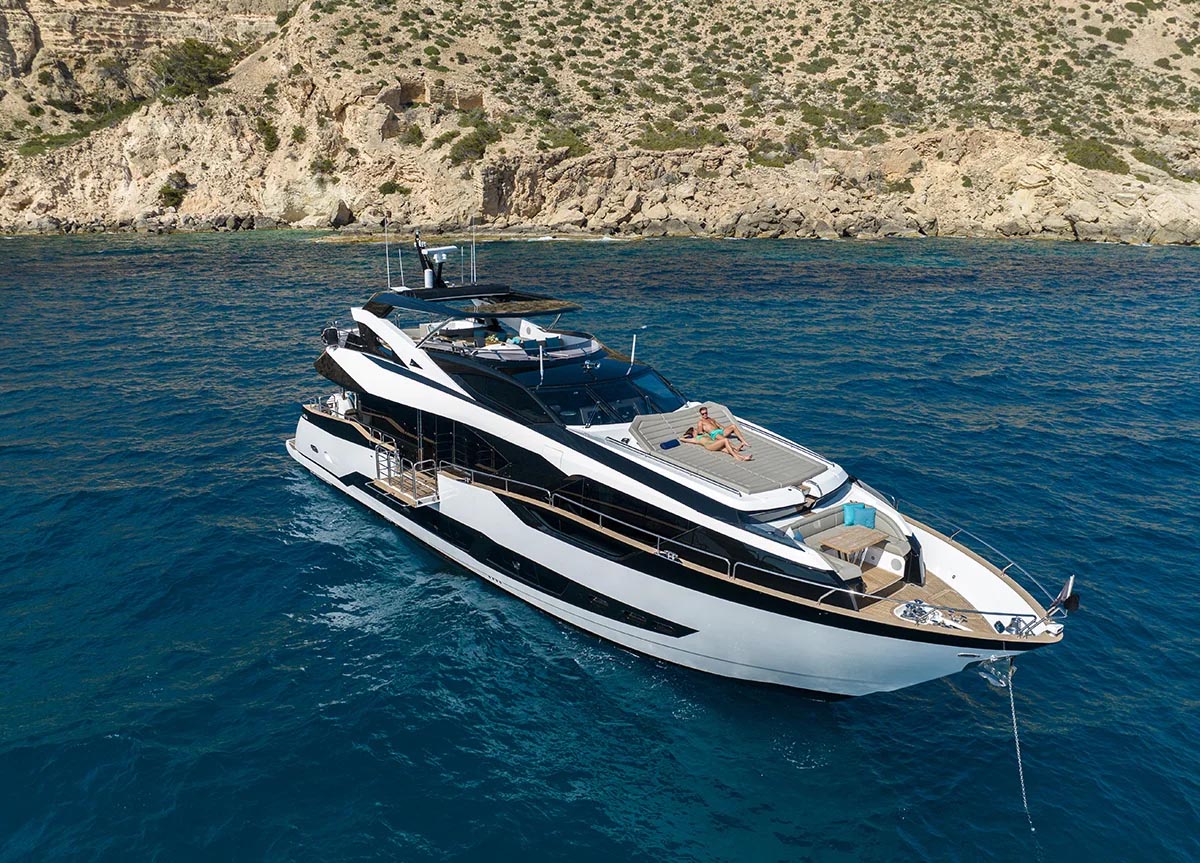 sunseeker-92-blue-infinity-one-yachting