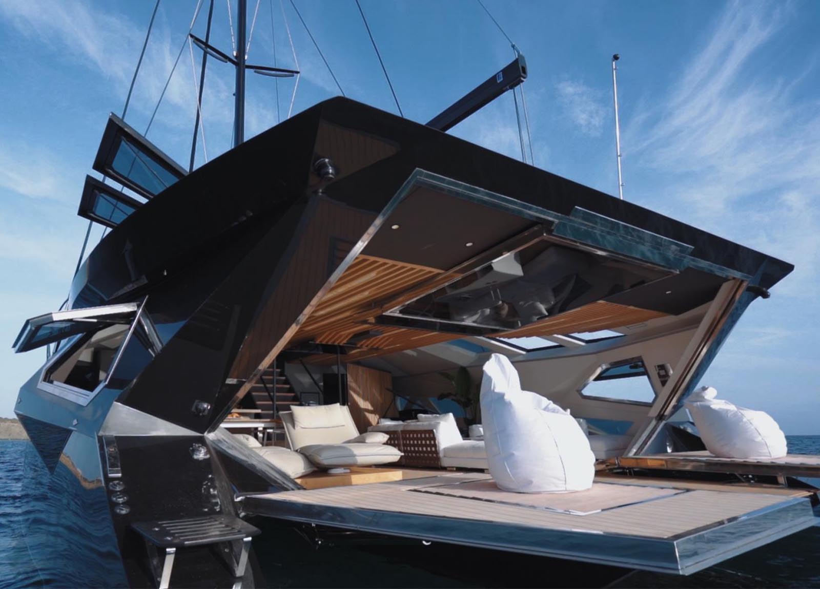 trimaran-hanstaiger-x1-beach-club