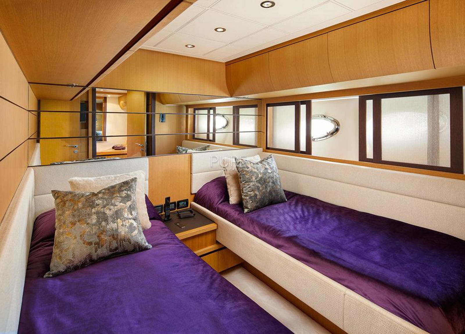 twin-cabin-luxury-yacht-pershing-90-shalimar-ii-balearic-islands