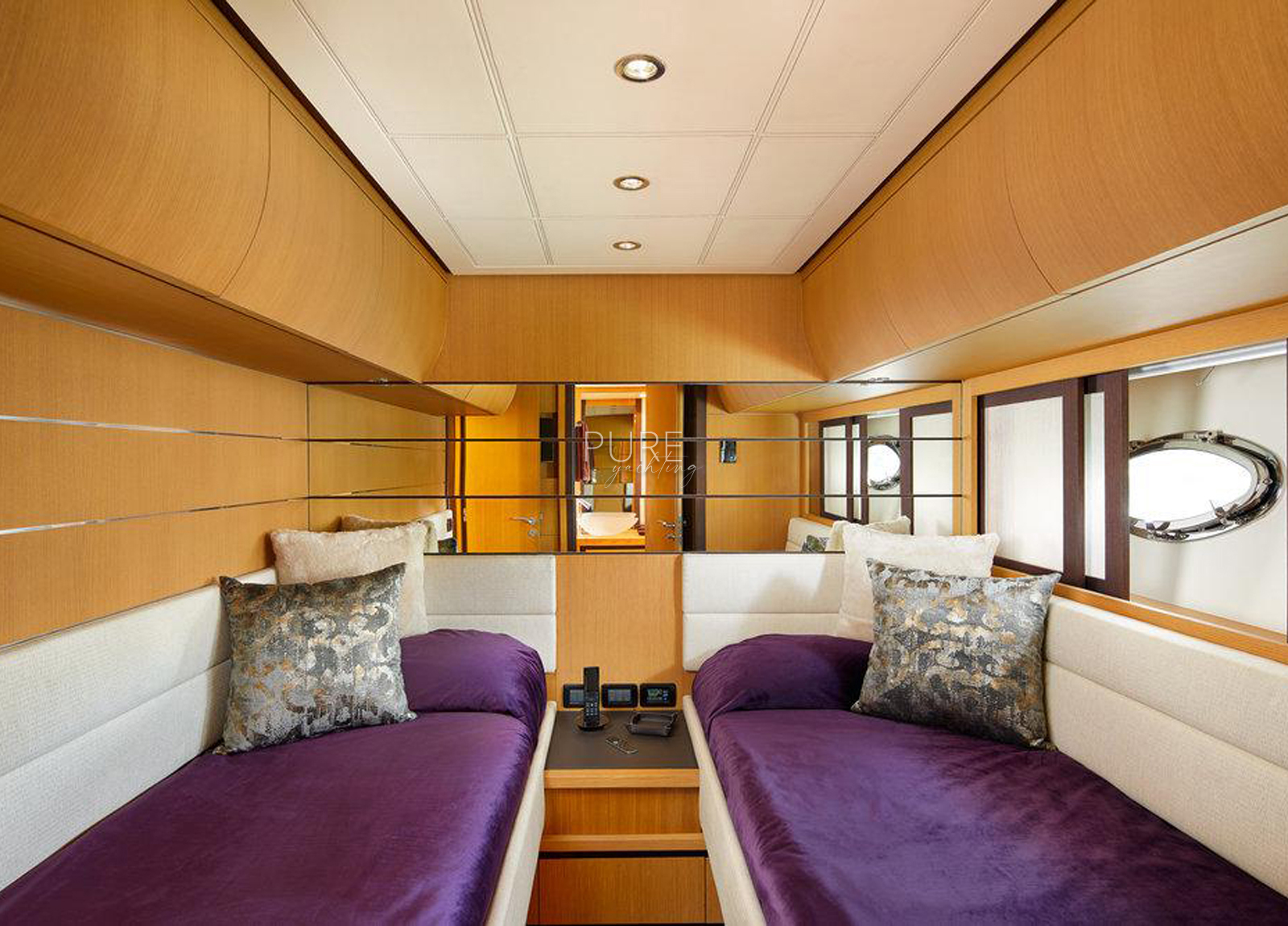 twin-cabin-luxury-yacht-pershing-90-shalimar-ii-balearics