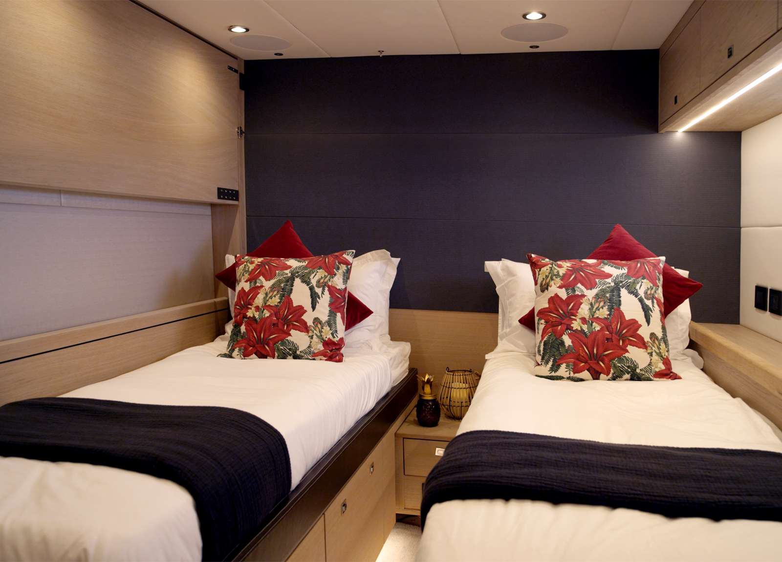 two-bed-cabin-luxury-yacht-oyster-825-champagne-hippy-balearics