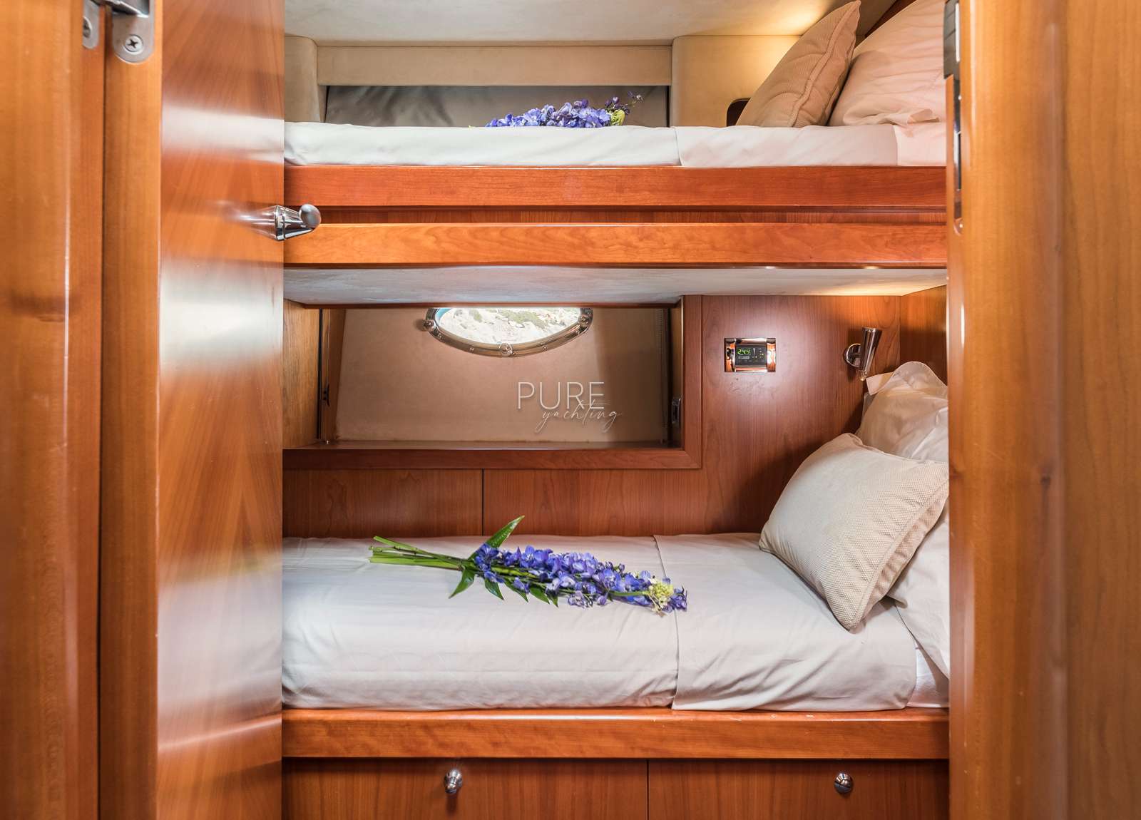 two-bed-cabin-sunseeker-predator-82-froggy-luxury-yacht