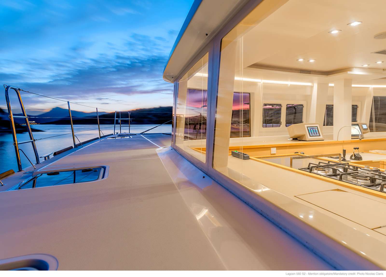 upperdeck-luxury-catamaran-lagoon-560-s2-moya-greece