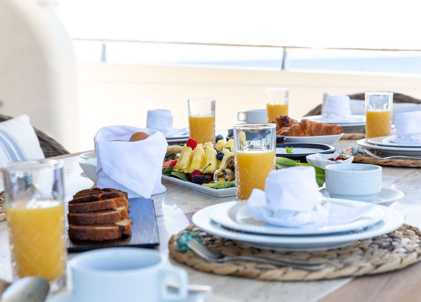 upperdeck-luxury-yacht-possilipo-80-pareaki-charter