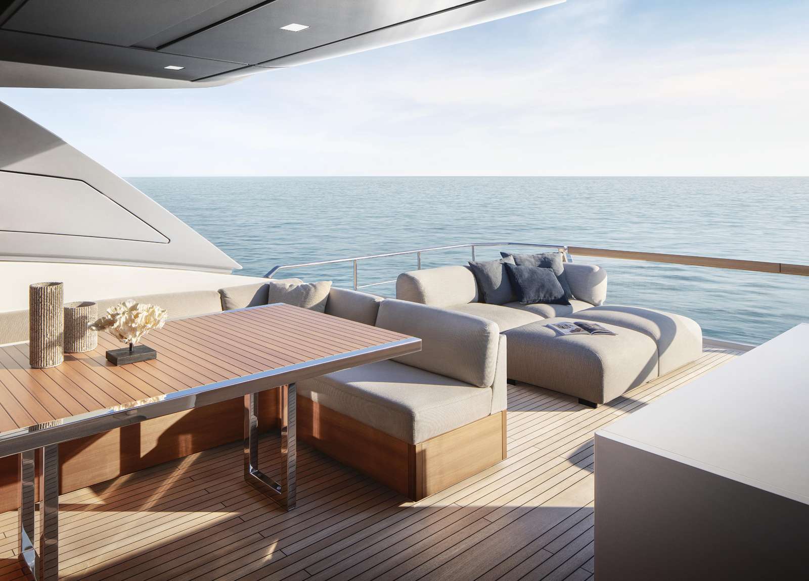 upperdeck-seating-luxury-yacht-sanlorenzo-sl-90-asymmetric-seven-cote-d-azur