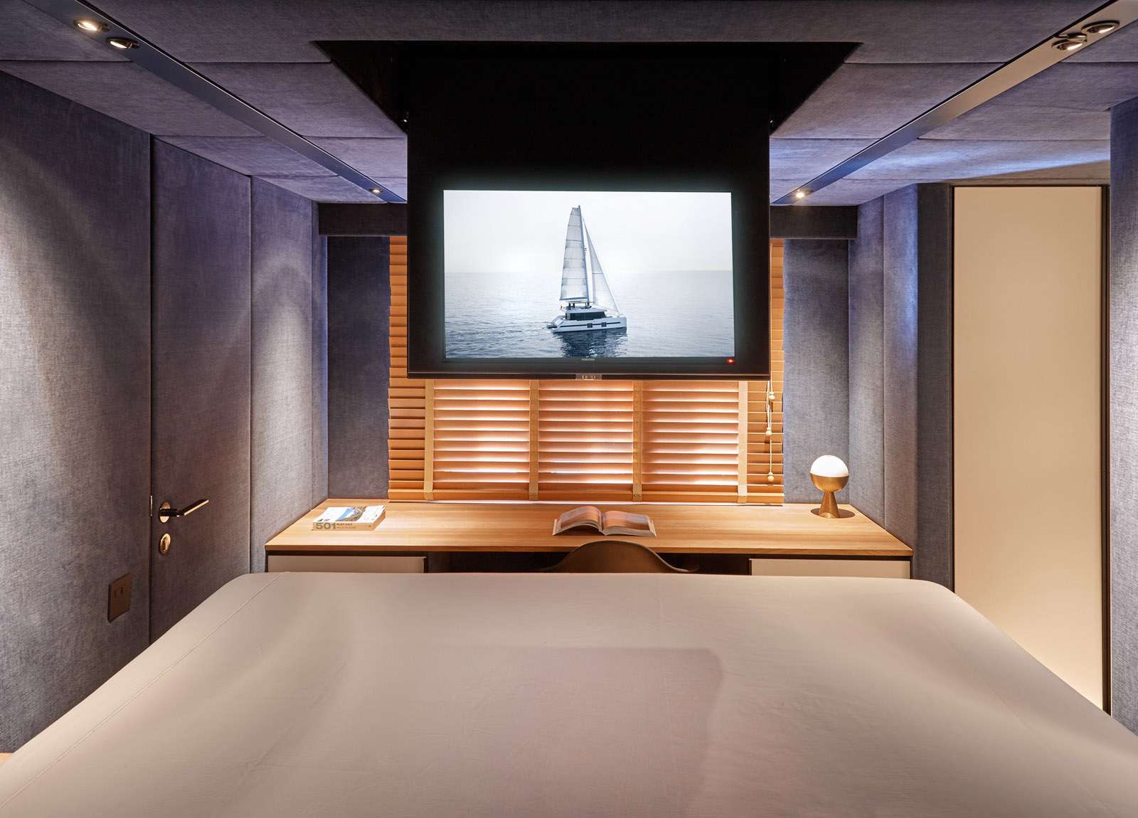 vip-cabin-luxury-catamaran-sunreef-supreme-68-midori-spain