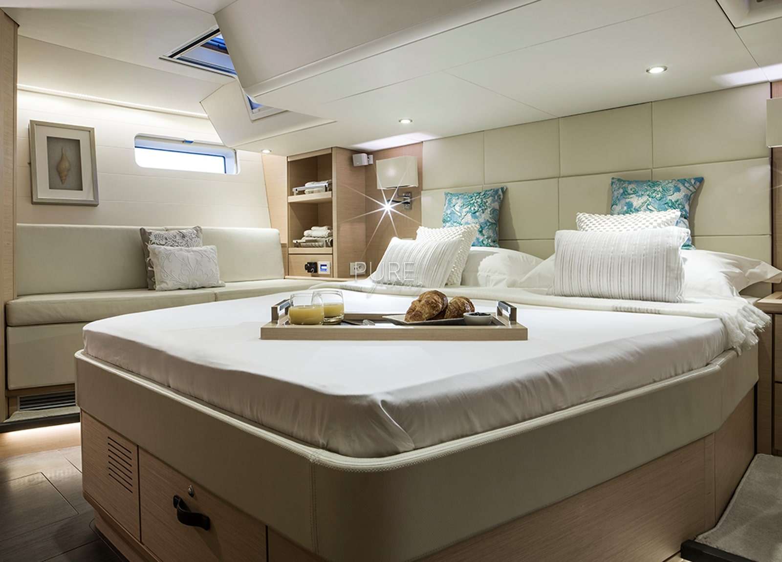 vip-cabin-luxury-yacht-jeanneau-64-thea-of-southampton