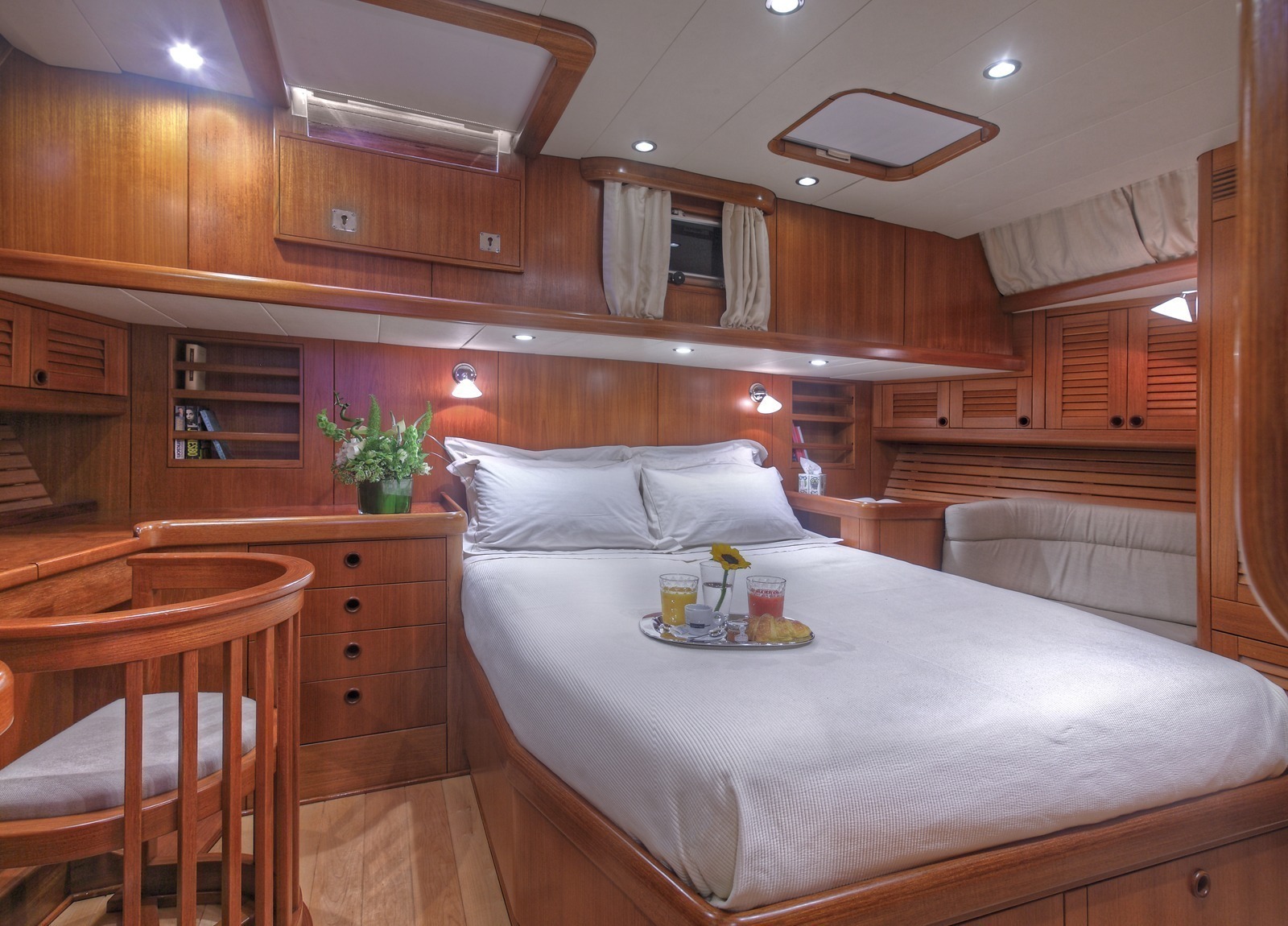 vip-cabin-luxury-yacht-nautors-swan-eastern-mediterranean
