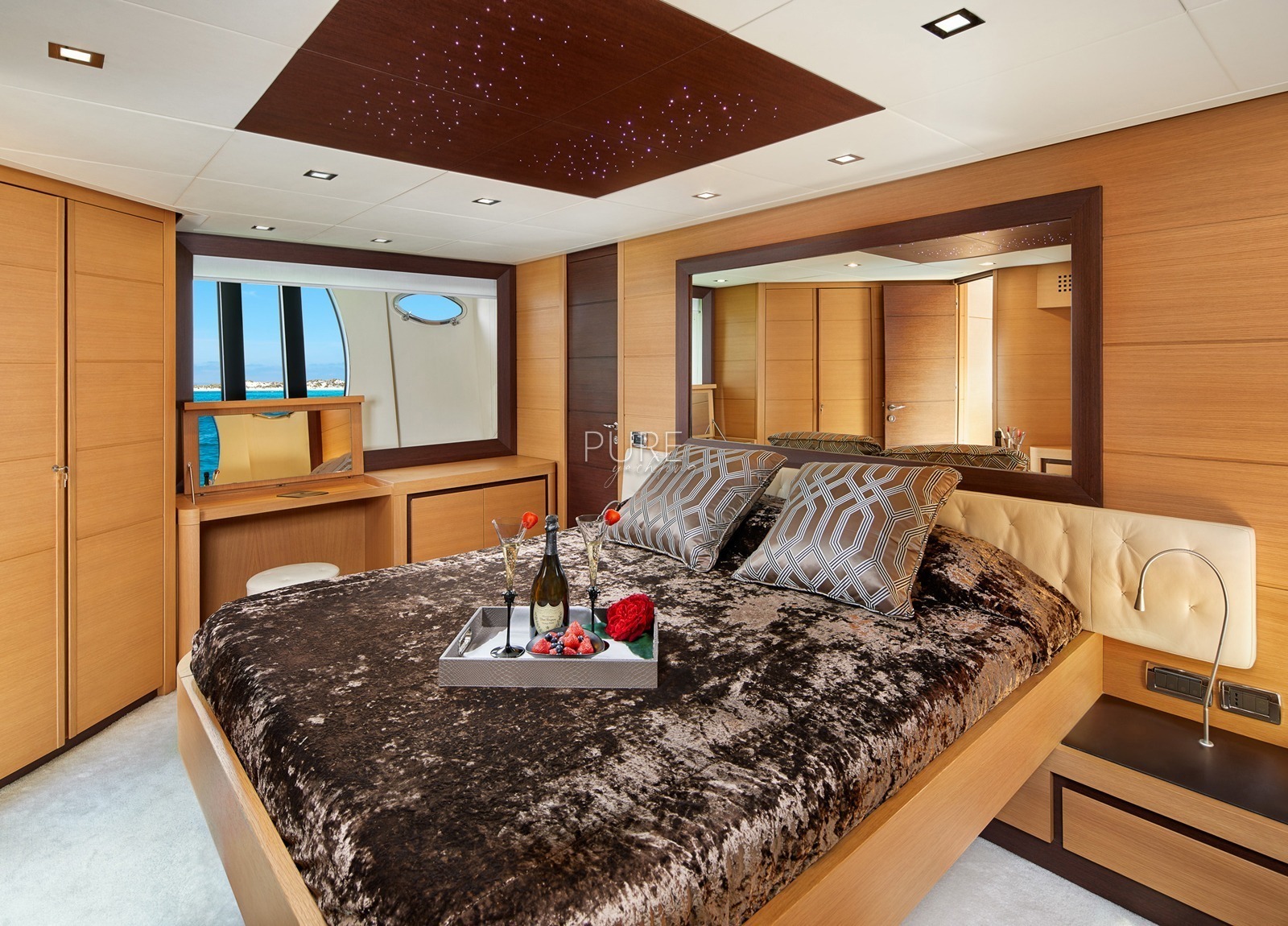 vip-cabin-luxury-yacht-pershing-72-legendary-balearic-islands