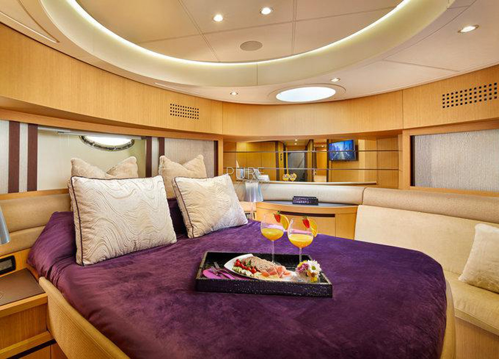 vip-cabin-luxury-yacht-pershing-90-shalimar-ii-balearic-islands