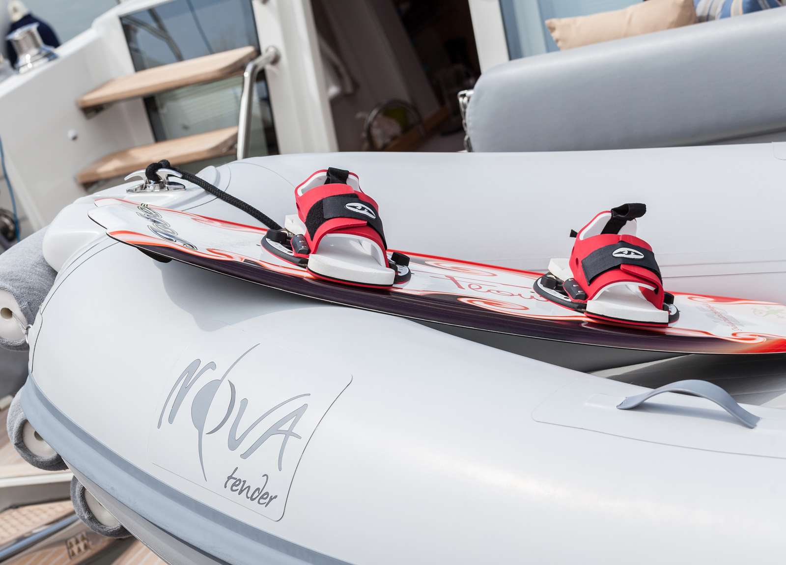 water-sports-luxury-catamaran-lagoon-620-nova