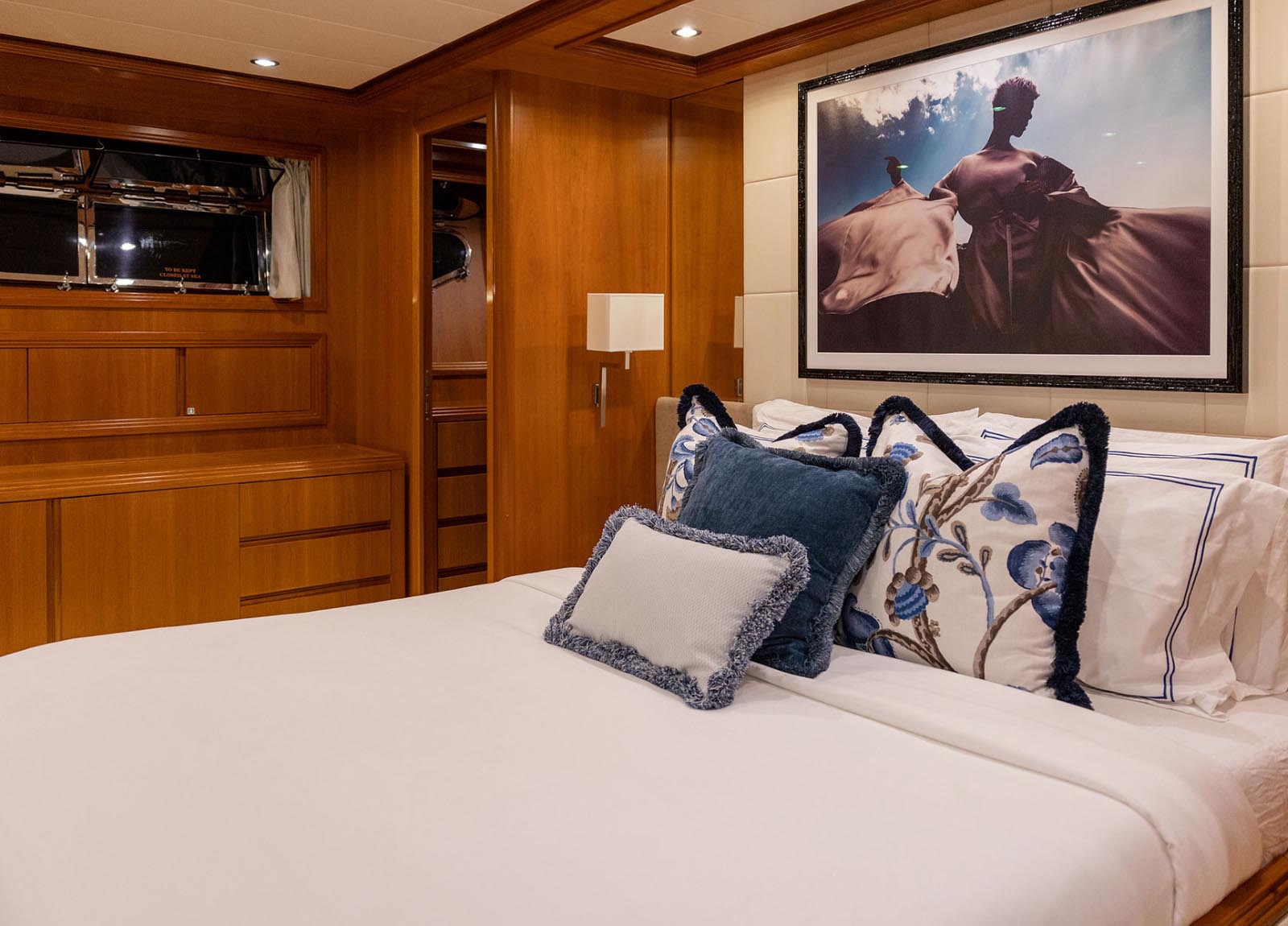 yacht-alalunga-cabin