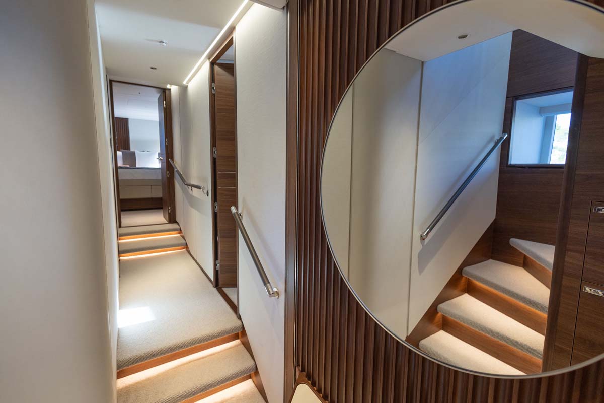 Y80'Lumi'(Charter)(102of164)