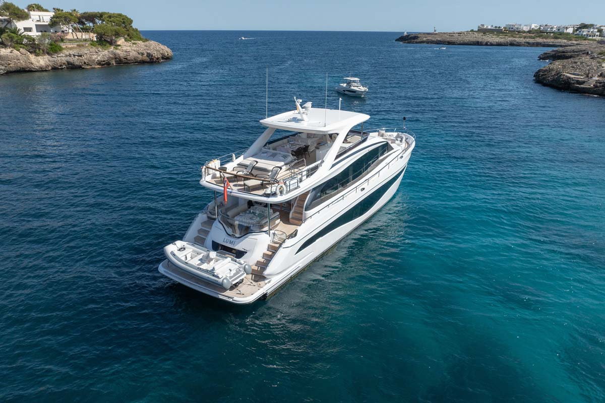 Y80'Lumi'(Charter)(3of164)