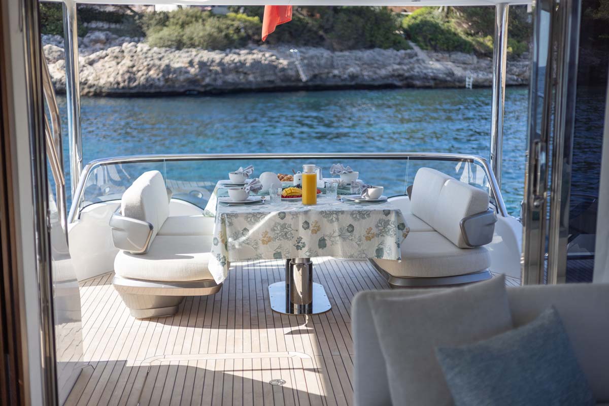 Y80'Lumi'(Charter)(58of164)